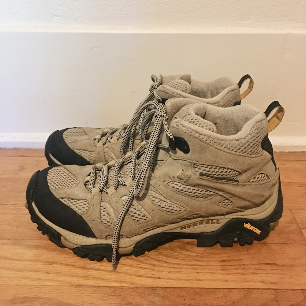 Women's Moab 2 Mid Ventilator Hiking Boots